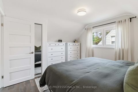Photo 10 at 3 Snaresbrook Drive, Kipling, Toronto