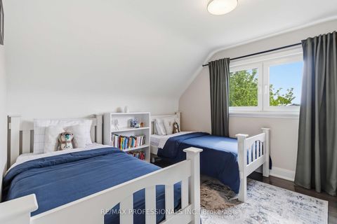 Photo 12 at 3 Snaresbrook Drive, Kipling, Toronto
