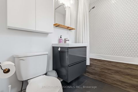 Photo 14 at 3 Snaresbrook Drive, Kipling, Toronto