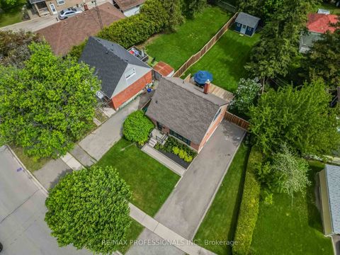 Photo 23 at 3 Snaresbrook Drive, Kipling, Toronto