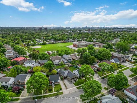 Photo 26 at 3 Snaresbrook Drive, Kipling, Toronto