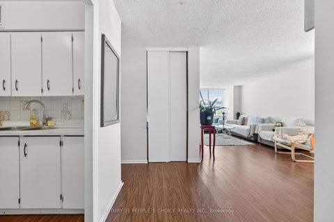 Photo 5 at 601 - 340 Dixon Road, The Westway, Toronto