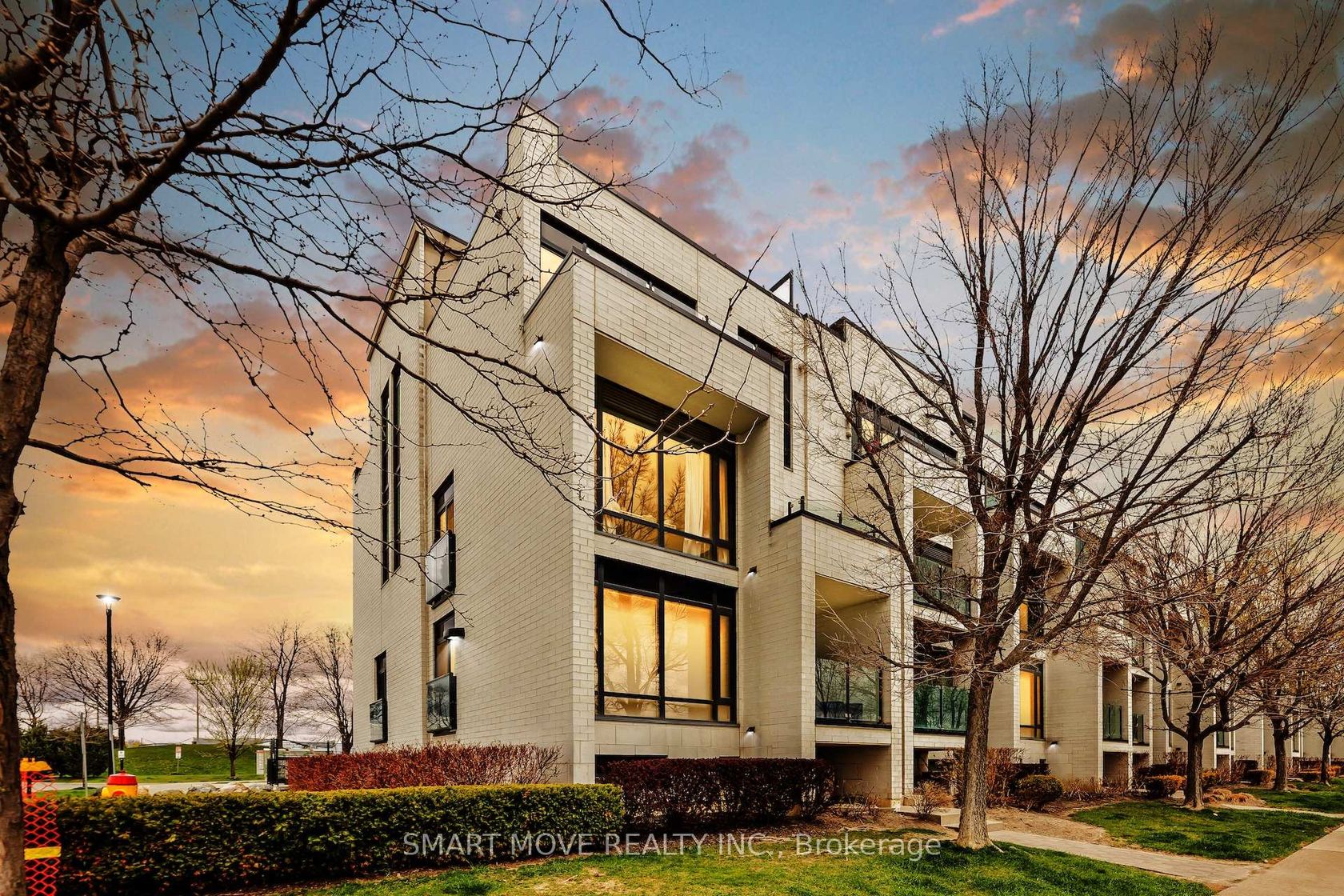 716 - 138 Widdicombe Hill Boulevard, Richview, Toronto photo 3