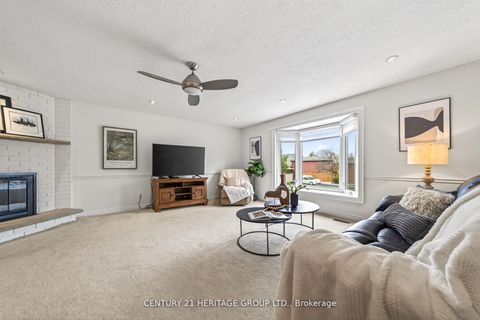 Photo 14 at 64 Coventry Court, Crosby, Richmond Hill