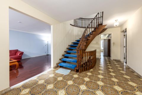 Photo 7 at 92 Charlton Boulevard, Newtonbrook West, Toronto
