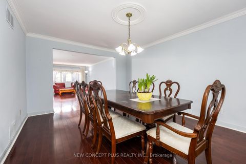 Photo 10 at 92 Charlton Boulevard, Newtonbrook West, Toronto