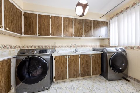 Photo 18 at 92 Charlton Boulevard, Newtonbrook West, Toronto