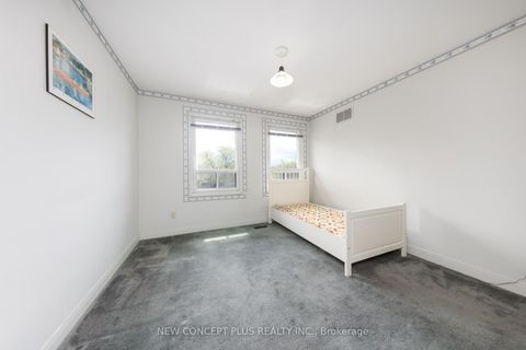 Photo 23 at 92 Charlton Boulevard, Newtonbrook West, Toronto