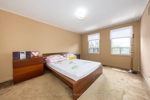 Photo 24 at 92 Charlton Boulevard, Newtonbrook West, Toronto