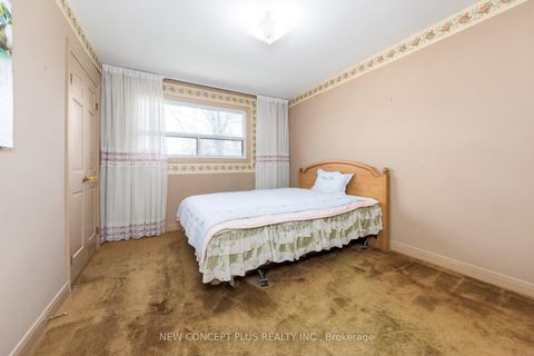 Photo 26 at 92 Charlton Boulevard, Newtonbrook West, Toronto