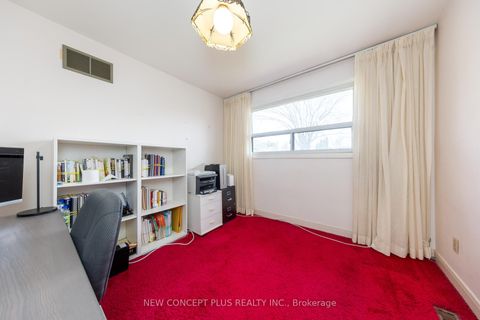 Photo 28 at 92 Charlton Boulevard, Newtonbrook West, Toronto