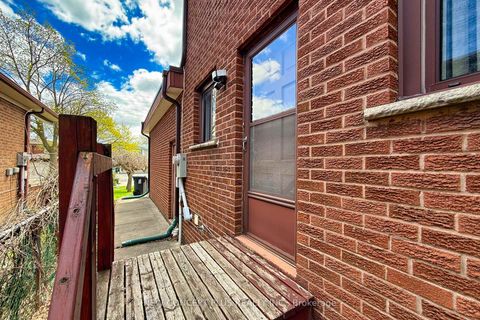 Photo 47 at 92 Charlton Boulevard, Newtonbrook West, Toronto