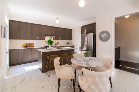 Photo 9 at 147 Dovedale Drive, Keswick South, Georgina