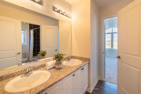 Photo 17 at 147 Dovedale Drive, Keswick South, Georgina