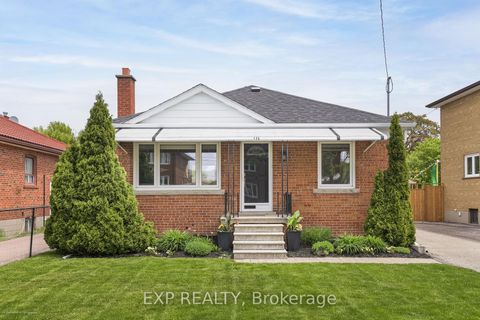 Photo 1 at 125 Treeview Drive, Alderwood, Toronto