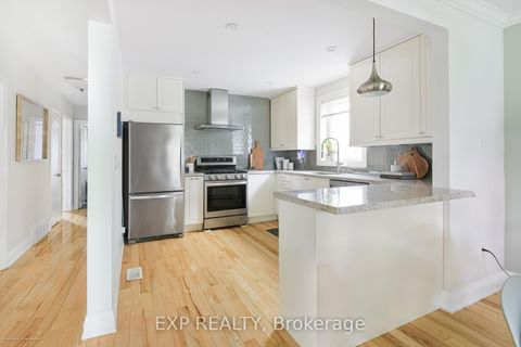 Photo 9 at 125 Treeview Drive, Alderwood, Toronto