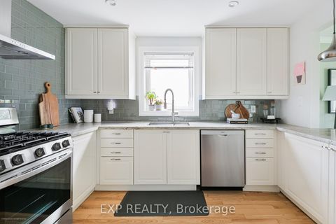Photo 11 at 125 Treeview Drive, Alderwood, Toronto