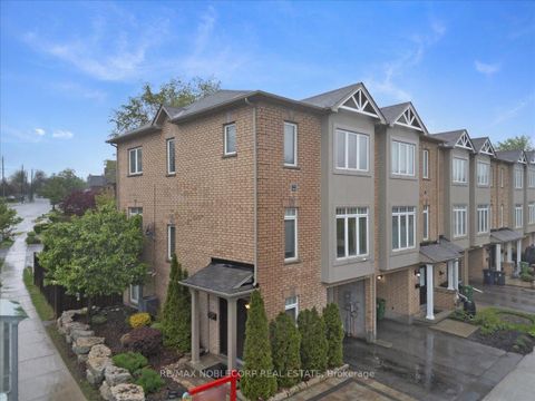 Photo 2 at 952 BRIMORTON Drive, Morningside, Toronto