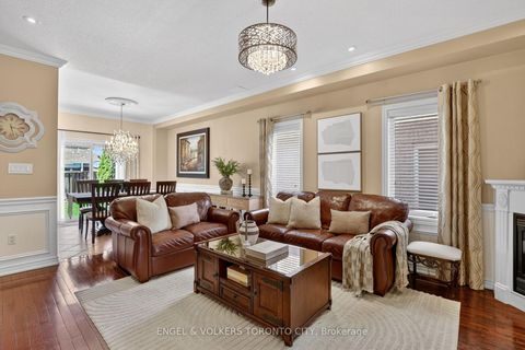 Photo 5 at 22 Ozner Crescent, Vellore Village, Vaughan