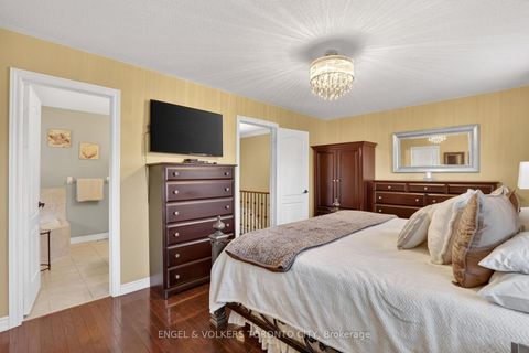 Photo 17 at 22 Ozner Crescent, Vellore Village, Vaughan
