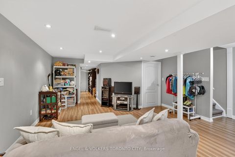 Photo 30 at 22 Ozner Crescent, Vellore Village, Vaughan