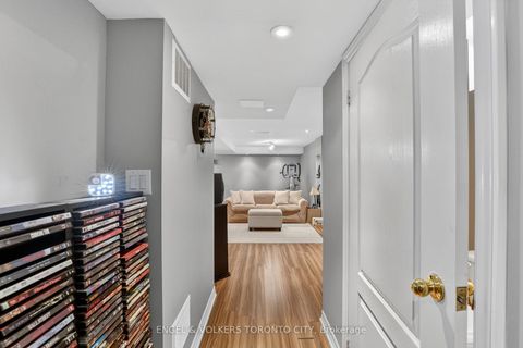 Photo 32 at 22 Ozner Crescent, Vellore Village, Vaughan