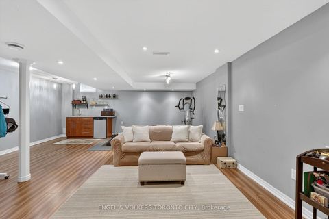 Photo 33 at 22 Ozner Crescent, Vellore Village, Vaughan
