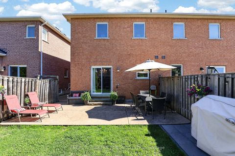 Photo 35 at 22 Ozner Crescent, Vellore Village, Vaughan