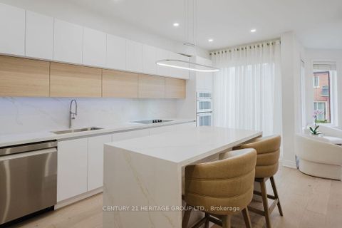 Photo 7 at 21 Thistle Avenue, Jefferson, Richmond Hill