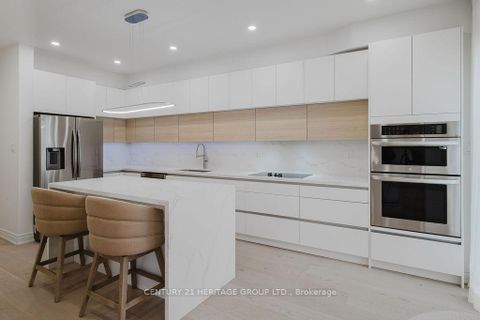 Photo 8 at 21 Thistle Avenue, Jefferson, Richmond Hill