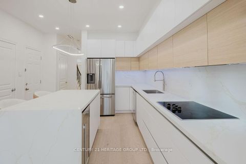 Photo 9 at 21 Thistle Avenue, Jefferson, Richmond Hill