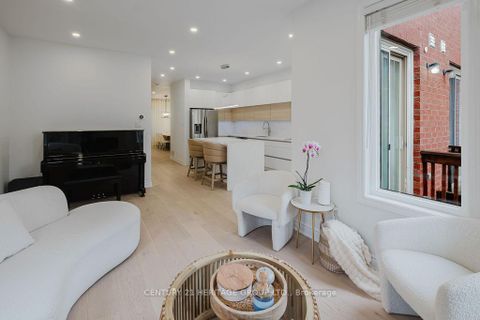Photo 14 at 21 Thistle Avenue, Jefferson, Richmond Hill