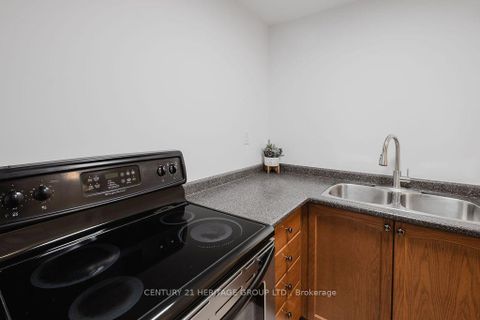 Photo 32 at 21 Thistle Avenue, Jefferson, Richmond Hill