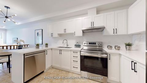 Photo 4 at 164 - 190 Harding Boulevard W, North Richvale, Richmond Hill