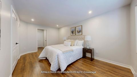 Photo 24 at 164 - 190 Harding Boulevard W, North Richvale, Richmond Hill