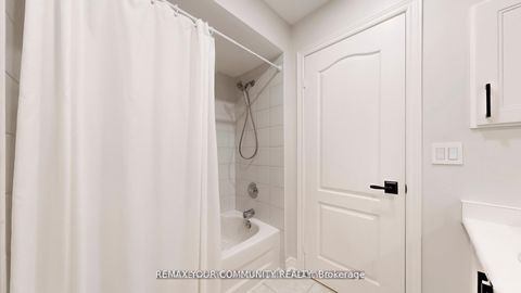 Photo 32 at 164 - 190 Harding Boulevard W, North Richvale, Richmond Hill