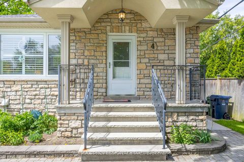 Photo 3 at 4 Beaverbrook Avenue, Rosethorn, Toronto