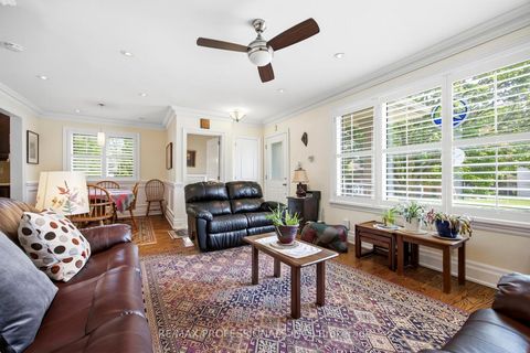 Photo 7 at 4 Beaverbrook Avenue, Rosethorn, Toronto