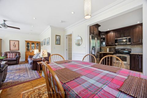 Photo 11 at 4 Beaverbrook Avenue, Rosethorn, Toronto