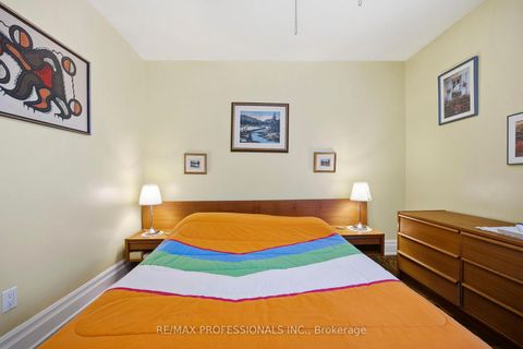 Photo 17 at 4 Beaverbrook Avenue, Rosethorn, Toronto
