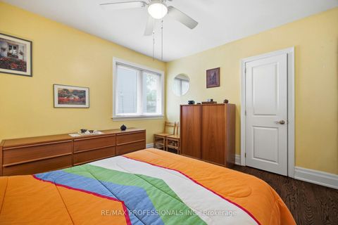 Photo 18 at 4 Beaverbrook Avenue, Rosethorn, Toronto