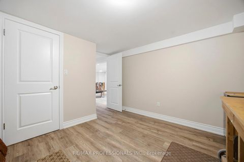 Photo 26 at 4 Beaverbrook Avenue, Rosethorn, Toronto