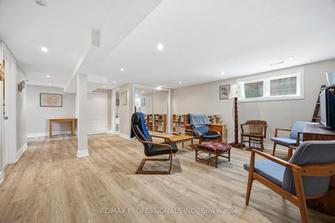 Photo 27 at 4 Beaverbrook Avenue, Rosethorn, Toronto