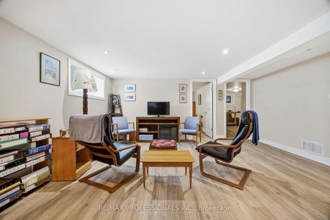 Photo 28 at 4 Beaverbrook Avenue, Rosethorn, Toronto