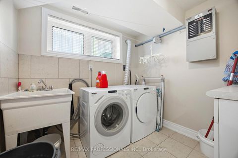 Photo 34 at 4 Beaverbrook Avenue, Rosethorn, Toronto
