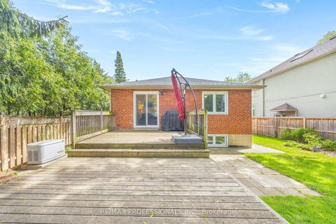 Photo 37 at 4 Beaverbrook Avenue, Rosethorn, Toronto