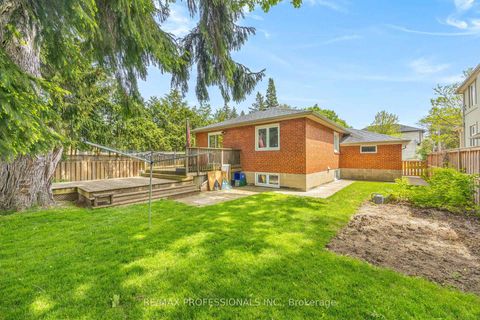 Photo 38 at 4 Beaverbrook Avenue, Rosethorn, Toronto