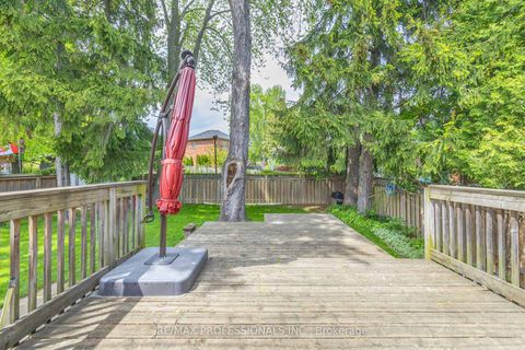 Photo 39 at 4 Beaverbrook Avenue, Rosethorn, Toronto