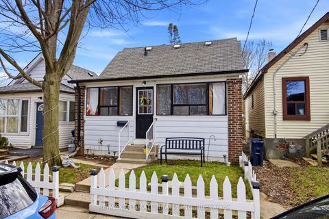 Photo 0 at 82 Beechwood Avenue, Smythe, Toronto