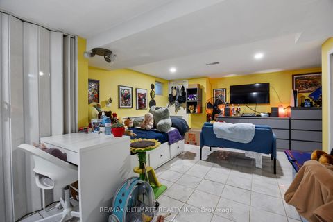 Photo 18 at 82 Beechwood Avenue, Smythe, Toronto